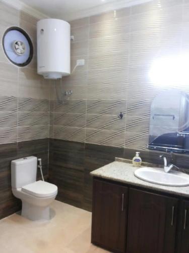 Apartment with Mountain View image 1
