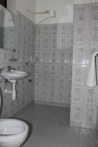 Double Room image 4