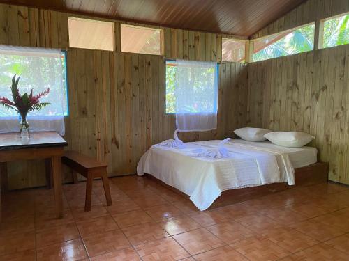 Sabalo Lodge Tours and Cabins