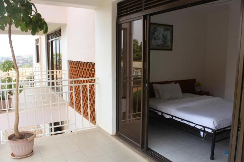 Twin Room image 3