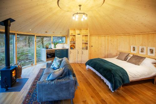 Craigmaddie Muir Roundhouse with Hot Tub Romantic, Luxury, Rural Stay for 2 Near Milngavie, Глазго (фото 2)