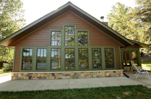 PineCone Cabin in Saint Germain, USA