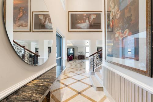 JBR Luxury Penthouse with private pool - image 9