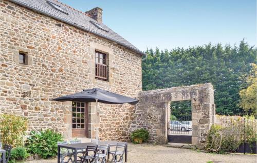 Beautiful home in Taden with 3 Bedrooms and WiFi gîte à louer Lanvallay