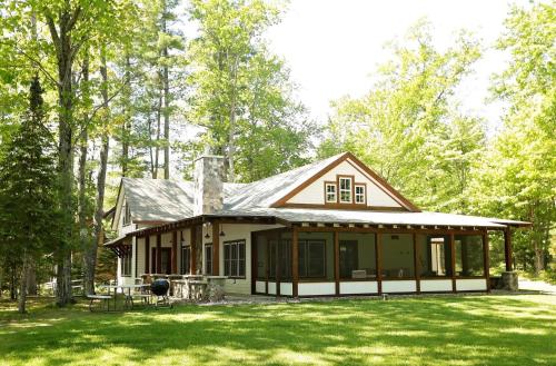 LilyPad Lodge in Saint Germain, USA