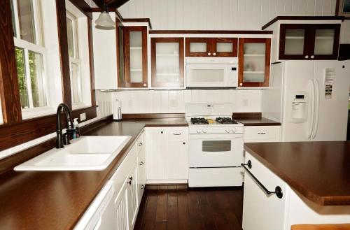 LilyPad Lodge in Saint Germain, USA