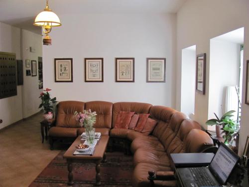 Koplietošanas atpūtas telpa ar TV, Casa Violetta B&B in Agrate Conturbia