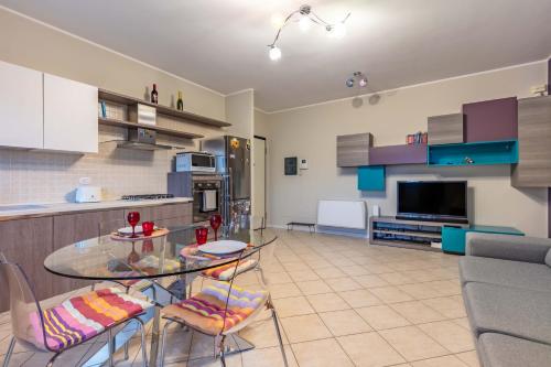 設施, HOST4U - CASA CLAUDIO, Appartamento a Melegnano con Garage Auto in 梅萊尼亞諾