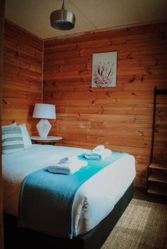 Three Little Pigs Escape - Main and Cabin - OFF GRID property