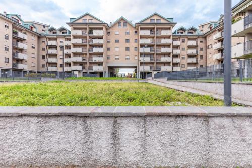 HOST4U - CASA CLAUDIO, Appartamento a Melegnano con Garage Auto in 梅萊尼亞諾