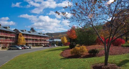 Holiday Inn Club Vacations Oak n Spruce Resort in the Berkshires an IHG Hotel