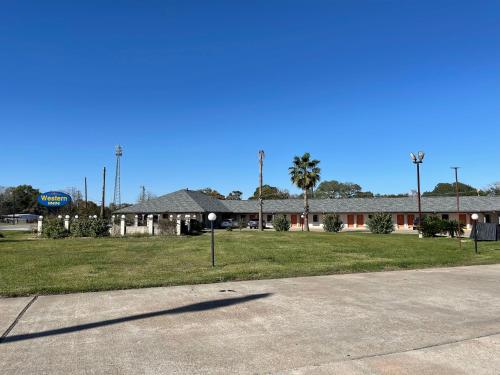 Western Inn - image 11