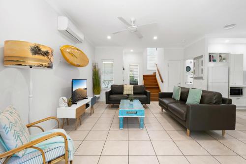 The Duke, Sunshine Beach - Tap to explore photos