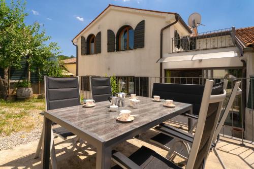 Luxurious Villa in Ruii Croatia with Private Pool and Garden in Ruzici
