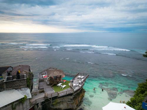 Uluwatu Cliff Apartment - 2 BR Bali