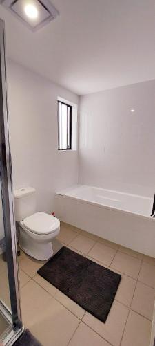 Shared Bright and Cozy Room in Parramatta CBD - close to everything