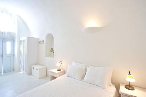 Christina's Cave House - image 10