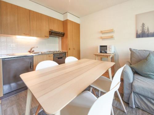 Apartment Hameau D004 by Interhome in Veksa