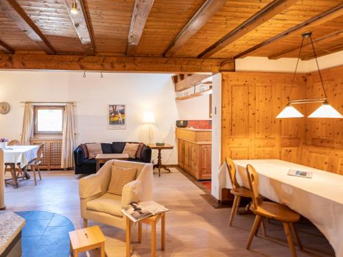 切薩坎蒂尼公寓 (Apartment Chesa Cantieni by Interhome) in 拉蓬夏木塞埃斯