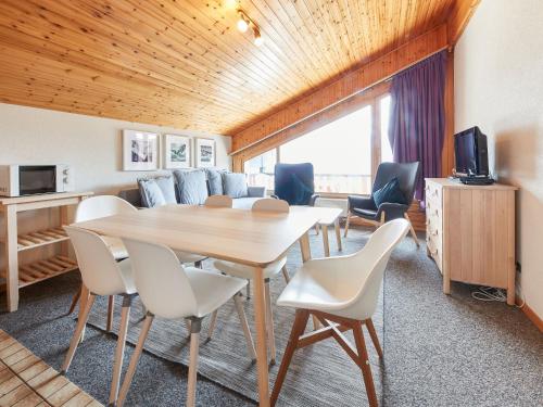 Apartment Le Hameau-7 by Interhome in Les Collons, Schweiz