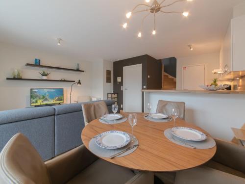  Apartment Residentie Havenhuys-2 by Interhome, Ferienwohnung in Bredene