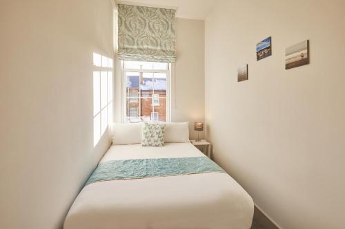 Host & Stay - 2 Maritime Apartments - image 3