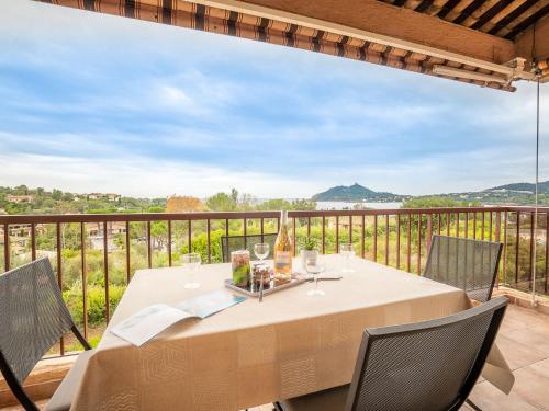 Studio agay Plage by Interhome near Agathos