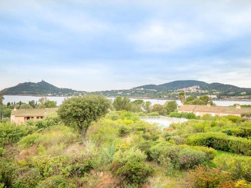 Studio agay Plage by Interhome near Agathos