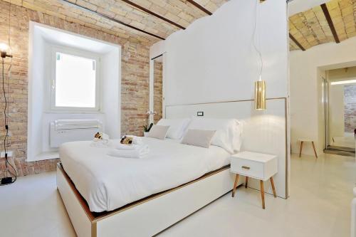 YCH-Charming flat near Colosseum, Рим