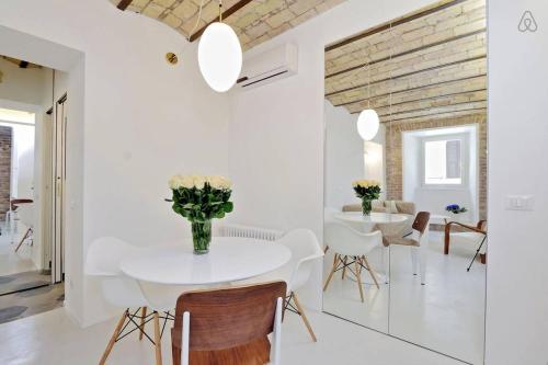 YCH-Charming flat near Colosseum, Rzym (zdjęcie 3)