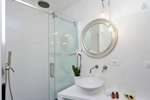 YCH-Charming flat near Colosseum, Rzym (zdjęcie 4)