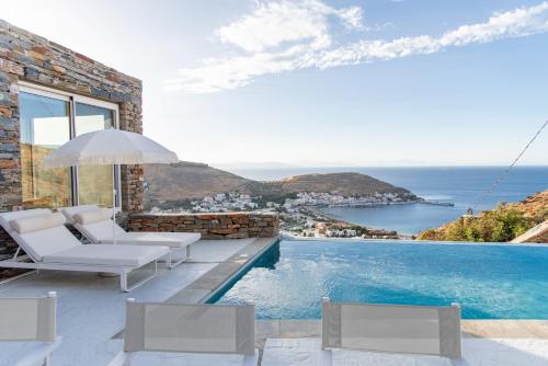 Luxurious Villa Lune with a swimming pool and a fantastic sea and sunset view