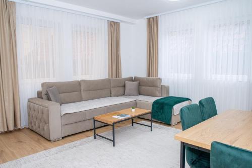 . CENTRAL Aparments