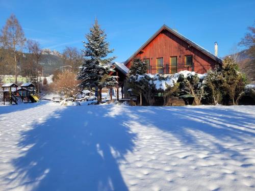 Penzión Štefánik (Penzion Stefanik) in Súľov-Hradná