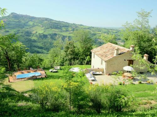 Exterior view, Charming Villa in Monte San Martino with Swimming Pool in Penna San Giovanni
