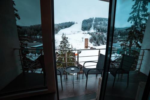 陽台/露台, BLUE mountain in 波利亞尼察