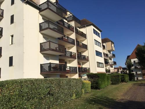 Cabourg-La mer à vos pieds et la thalasso à 50 m Cabourg-La mer à vos pieds et la thalasso à 50 m