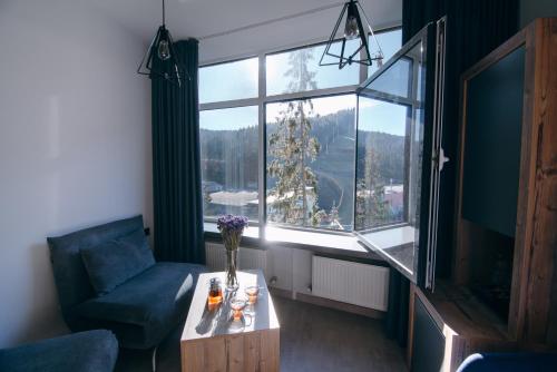 Junior Suite with Mountain View