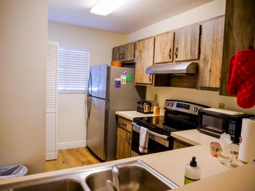 Spacious Townhome Ocala, Central Location, Newly Renovated, Pets Welcome in Ocala, USA