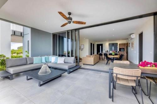 Coral Estate Luxery resort, Dushi Luga, brand new sea view apartment in Willibrordus