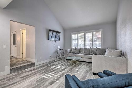 Modesto Home with Deck - 2 Mi to Vintage Faire Mall in Sisk