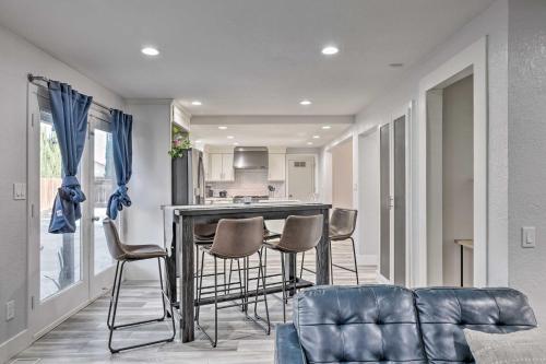 Modesto Home with Deck - 2 Mi to Vintage Faire Mall in Sisk