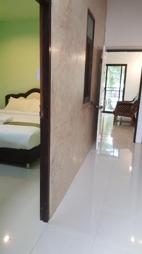 B&B Suphan Buri - Raina-Suanpa Lung Sood Farmstay - Bed and Breakfast Suphan Buri