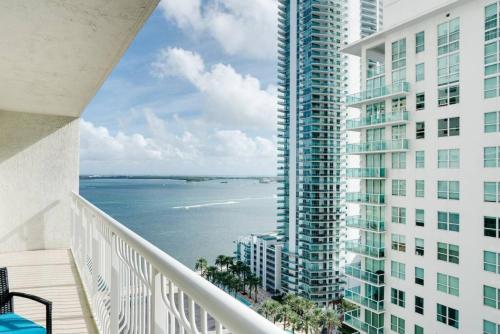 Miami Gem with great Ocean view, pool, wfh set up, and parking in Miami, USA