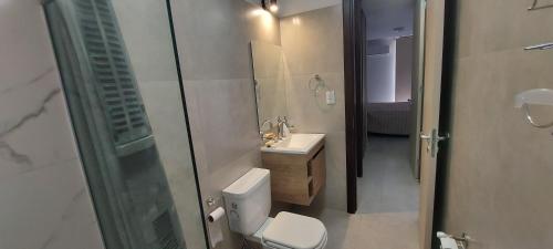 One-Bedroom Apartment image 10