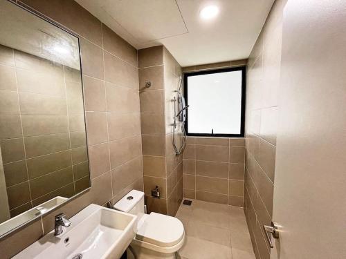 Bathroom, Cozy & Comfy Home Opposite MRT in Sungai Buloh