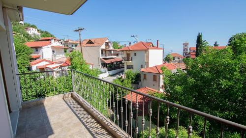 Ξενώνας Μενελαΐς - Menelais Apartments