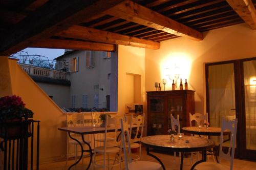 La Corte 3