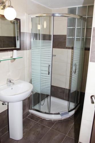 Rea Hotel - image 13