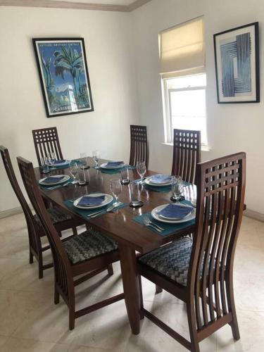 Blue Horizon Battaleys Mews lovely secure villa 5 minutes from Mullins beach